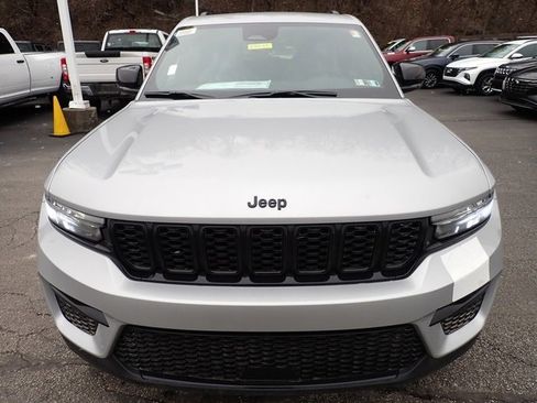 New 2025 Jeep Grand Cherokee Limited w/ Black Appearance Package image 10