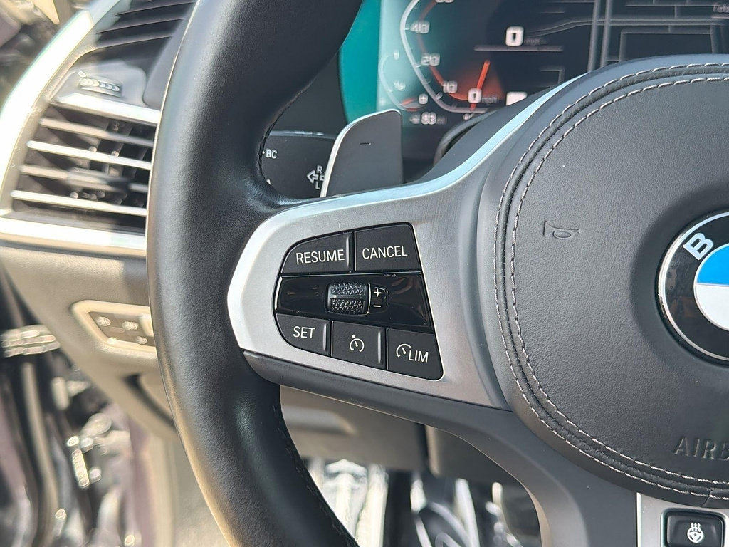 Used 2022 BMW X7 M50i AWD/4WD image 9