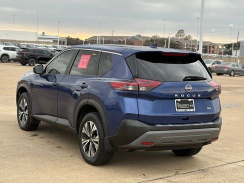 Used 2022 Nissan Rogue SV image 7