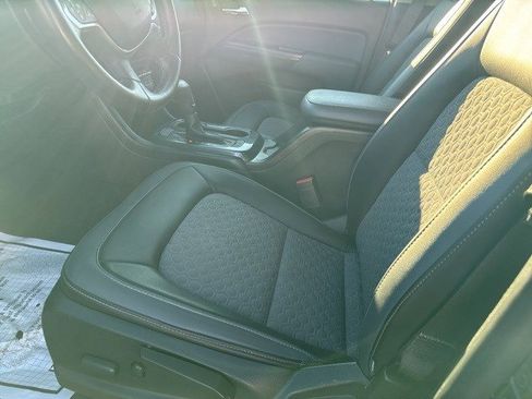 Used 2021 Chevrolet Colorado Z71 w/ Z71 Midnight Edition image 10