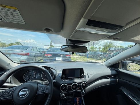 Used 2025 Nissan Sentra S FWD image 33