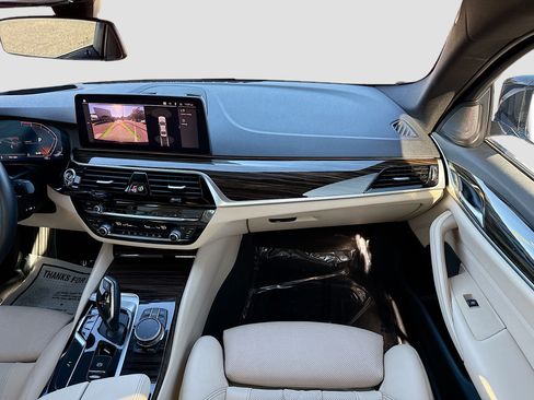 Used 2023 BMW 530i w/ Premium Package RWD image 19