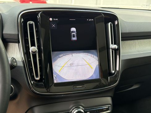 Used 2023 Volvo XC40 B4 Plus w/ Protection Package Premier FWD image 23