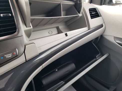 Used 2014 Toyota Sienna SE image 28