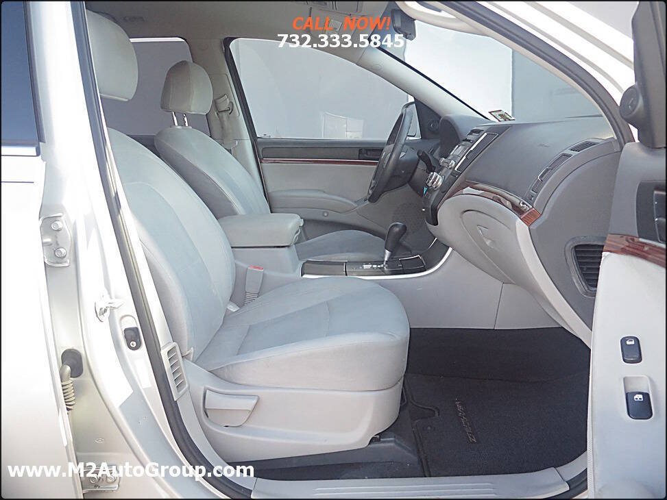 Used 2010 Hyundai Veracruz GLS FWD image 15