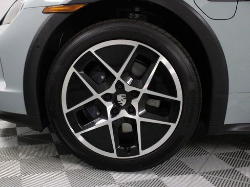 Certified 2025 Porsche Taycan 4 Cross Turismo image 28