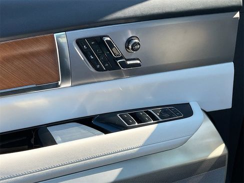 New 2026 Cadillac Vistiq Luxury image 18