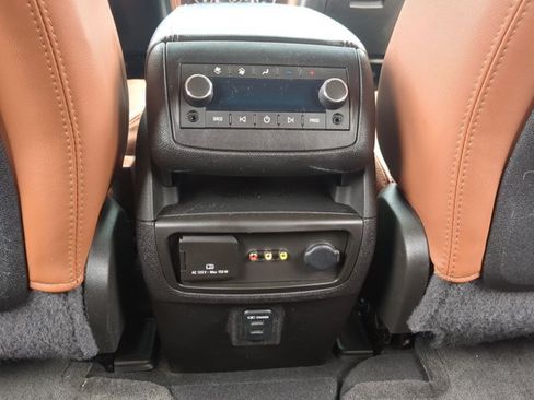 Used 2015 Chevrolet Traverse LT FWD image 17