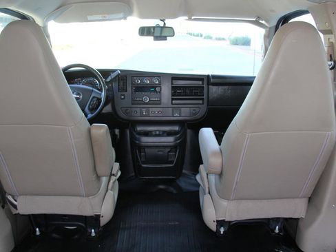 Used 2023 GMC Savana 2500 Extended w/ Driver Convenience Package image 11