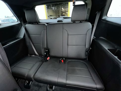 Used 2023 Chevrolet Traverse LT AWD/4WD image 24