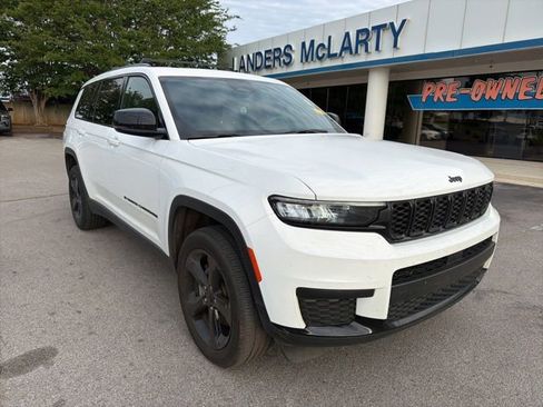Used 2023 Jeep Grand Cherokee L Laredo RWD image 2