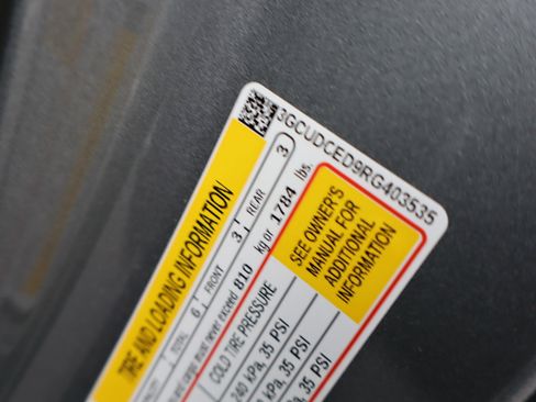 Used 2024 Chevrolet Silverado 1500 Custom Trail Boss w/ LPO, Dark Essentials Package image 41