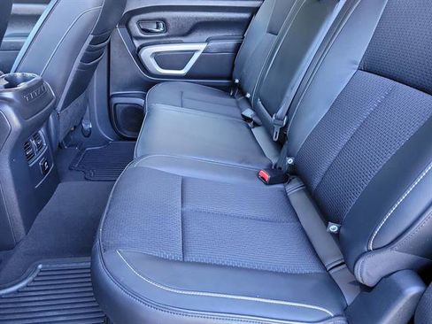 Used 2018 Nissan Titan PRO-4X image 8