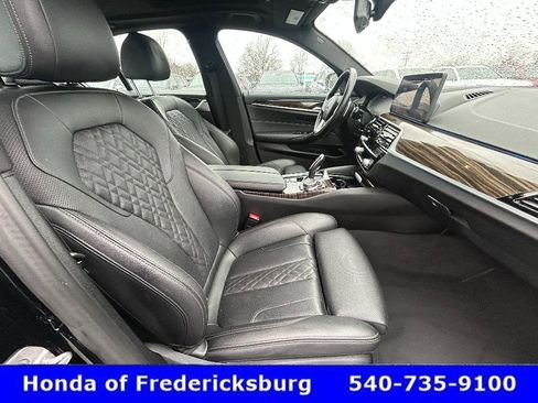 Used 2023 BMW 530e xDrive image 32