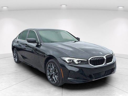 New 2025 BMW 330i xDrive Sedan w/ Convenience Package AWD/4WD image 2