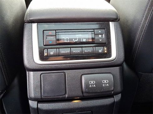 Used 2022 Subaru Ascent Limited w/ Technology Package image 13