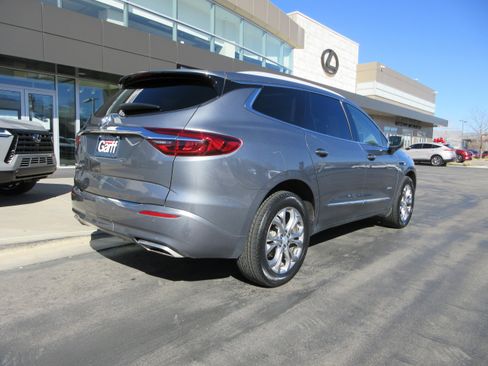 Used 2020 Buick Enclave Avenir w/ Avenir Technology Package AWD/4WD image 10