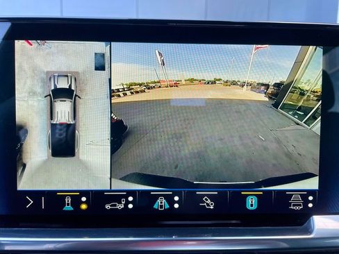 Used 2025 Chevrolet Silverado 3500 LT w/ Safety Package image 11