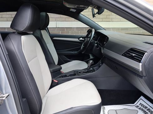 Used 2020 Volkswagen Jetta R-Line FWD image 28