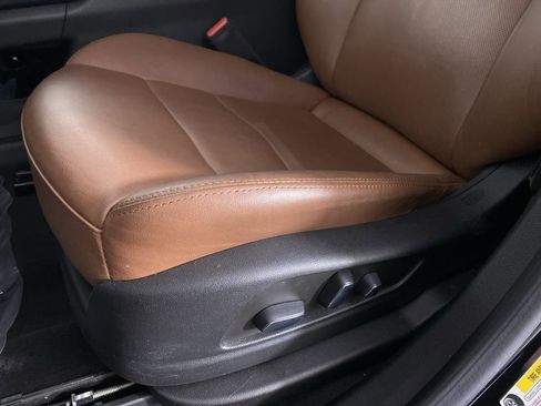 Certified 2023 Cadillac XT5 Premium Luxury w/ Technology Package image 10