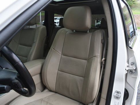 Used 2012 Jeep Grand Cherokee Limited w/ Luxury Group II AWD/4WD image 17