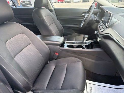 Used 2024 Nissan Altima 2.5 SV FWD image 19