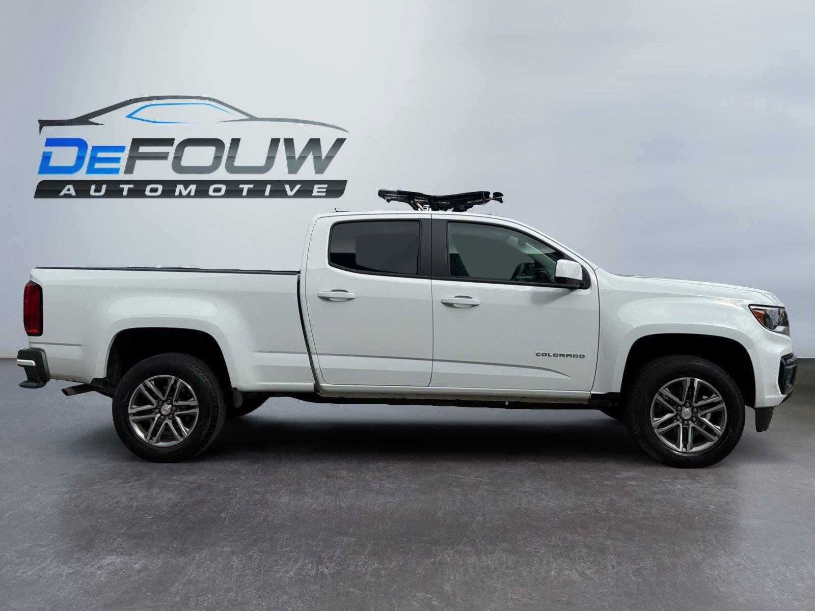 Used 2022 Chevrolet Colorado W/T w/ Custom Special Edition RWD image 2