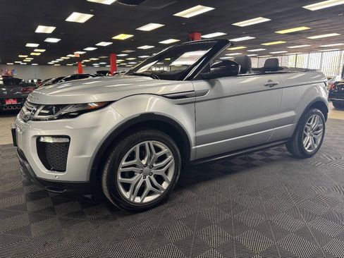 Used 2018 Land Rover Range Rover Evoque SE Dynamic image 11