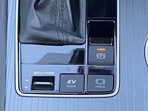 Certified 2026 Toyota Sienna LE FWD image 33