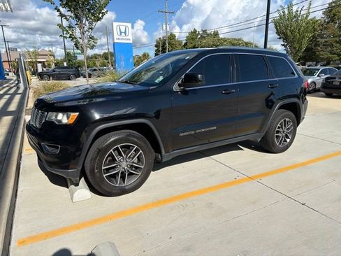 Used 2018 Jeep Grand Cherokee Laredo AWD/4WD image 1