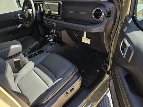 New 2026 Jeep Gladiator Sport AWD/4WD image 7