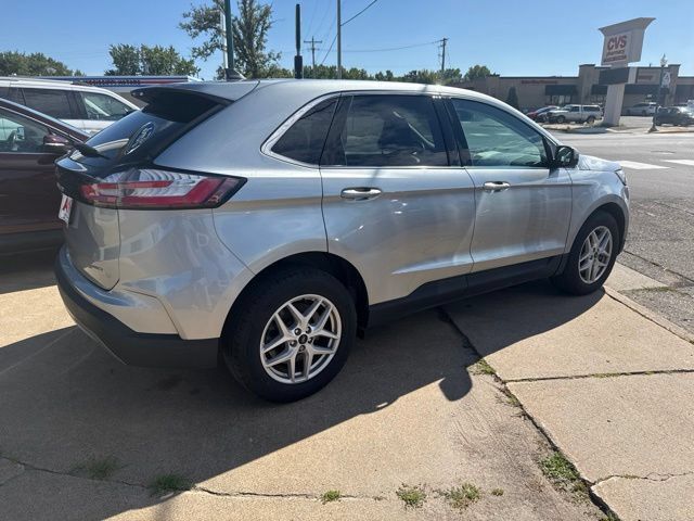 Used 2023 Ford Edge SEL w/ Convenience Package AWD/4WD image 4