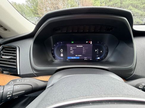 Used 2023 Volvo XC90 B6 Plus w/ Protection Package Premier image 21