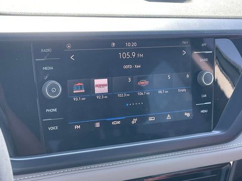 Used 2024 Volkswagen Taos SE image 8