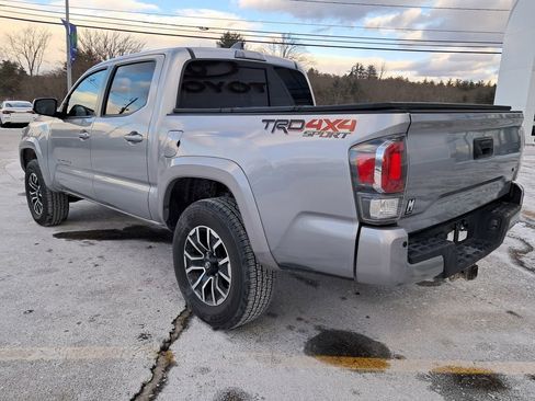 Used 2020 Toyota Tacoma TRD Sport image 3
