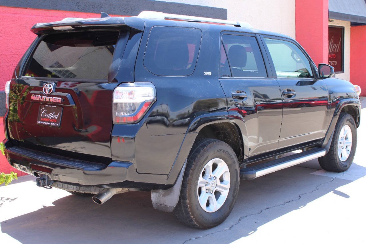 Used 2017 Toyota 4Runner SR5 AWD/4WD image 7