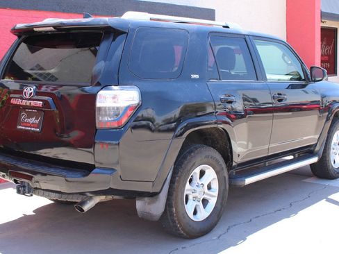 Used 2017 Toyota 4Runner SR5 AWD/4WD image 7