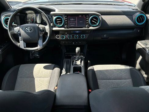Used 2022 Toyota Tacoma TRD Sport w/ Technology Package AWD/4WD image 14