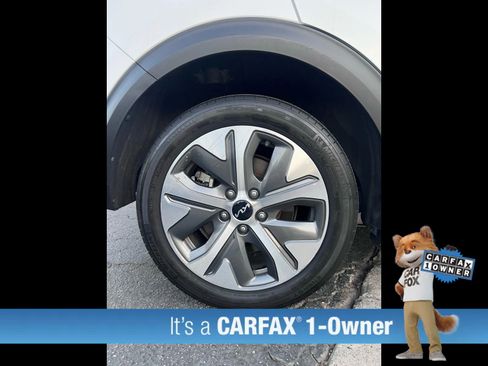 Used 2022 Kia Niro EX image 8