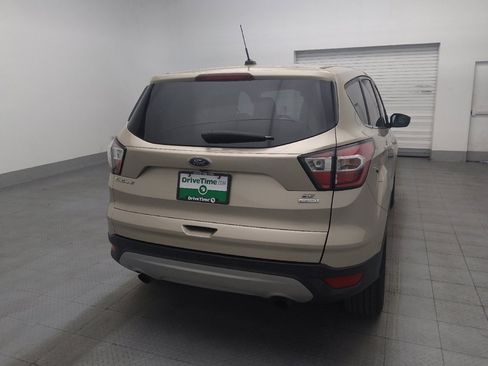 Used 2017 Ford Escape SE FWD image 7