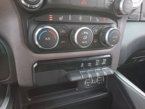 Used 2021 RAM 1500 Big Horn AWD/4WD image 16