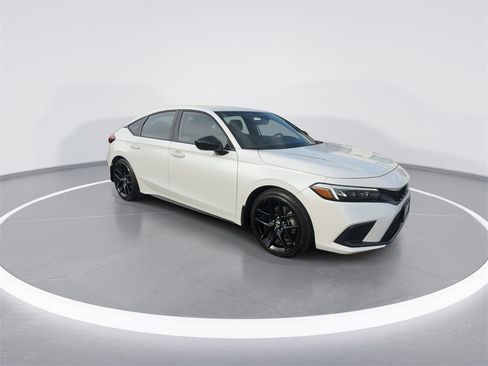 Used 2023 Honda Civic Sport image 2