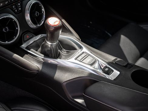 Used 2017 Chevrolet Camaro SS RWD image 19