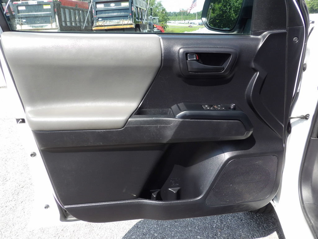 Used 2020 Toyota Tacoma SR RWD image 14