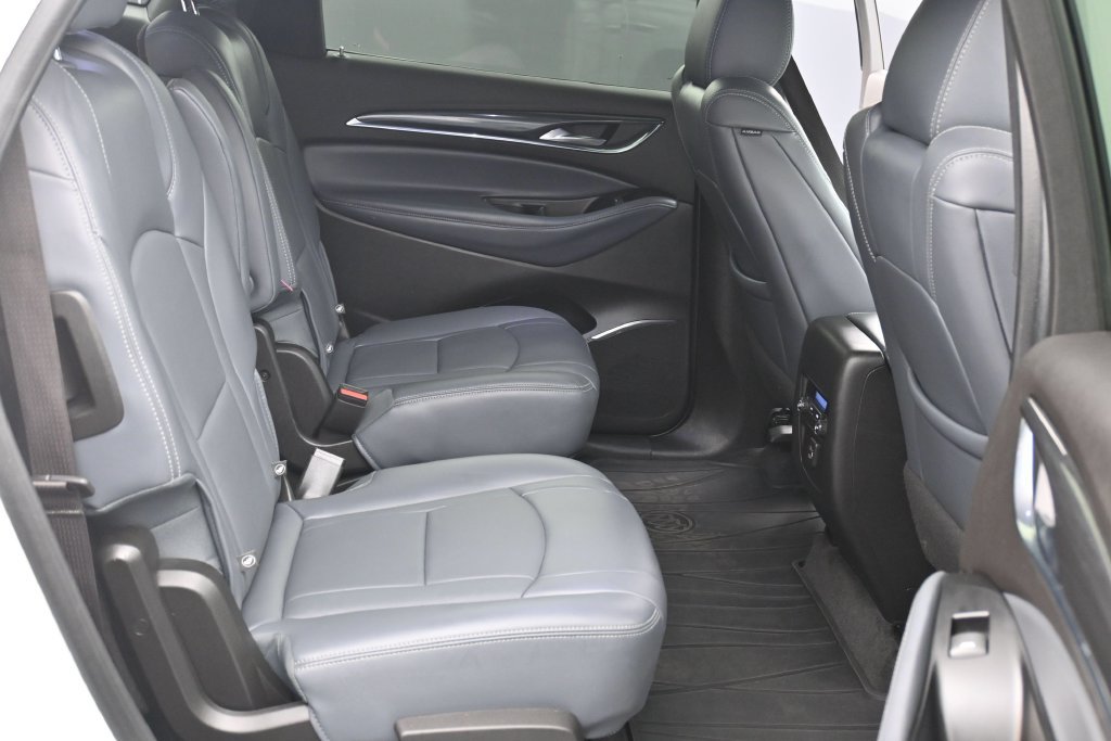 Certified 2024 Buick Enclave Essence AWD/4WD image 12