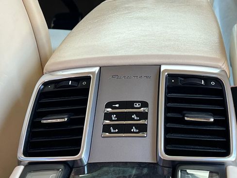 Used 2010 Porsche Panamera Turbo AWD/4WD image 36