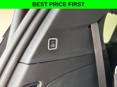 New 2027 Chrysler Pacifica Limited AWD/4WD image 10