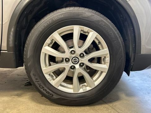 Used 2020 Nissan Rogue SV AWD/4WD image 11