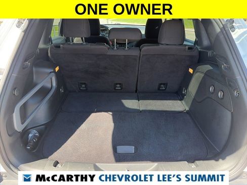 Used 2017 Jeep Cherokee Latitude w/ Cold Weather Group AWD/4WD image 48