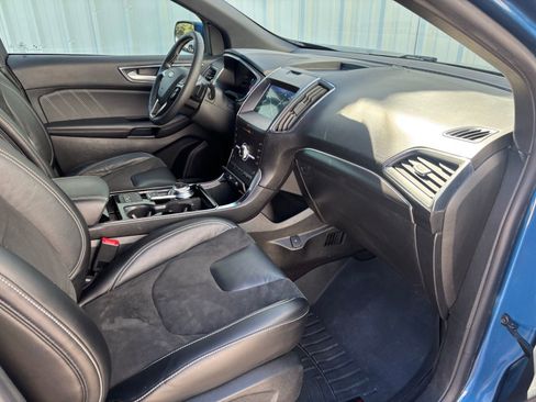 Used 2020 Ford Edge ST image 37
